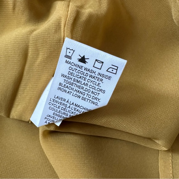 2/$30 Thyme Maternity Satin V-Neck Cami, Large - Picture 9 of 10